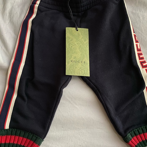 Brand new Gucci jumpsuit 9-12mnths. - Picture 2 of 5